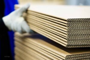 Read more about the article Boost Efficiency with Semi-Automatic Corrugated Box Machines