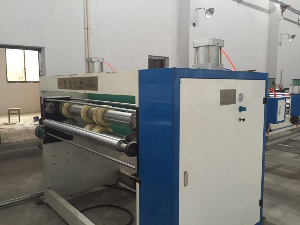 RNN-TRACTION SLITTING MACHINE (1 SET)